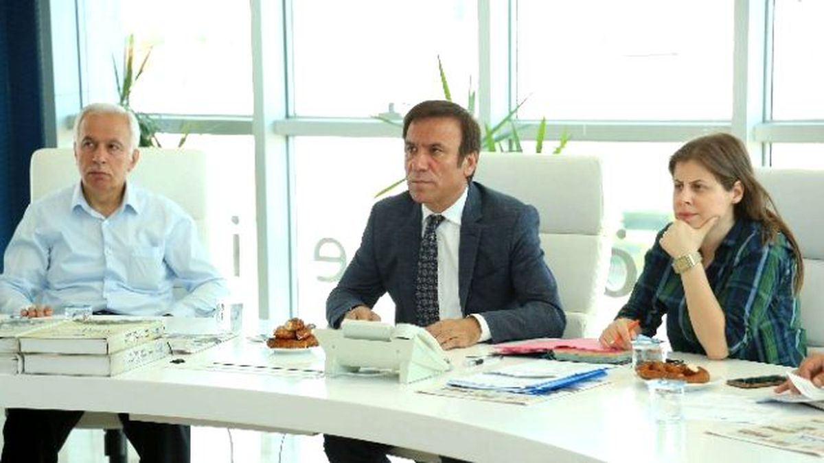 Genç: "Türkiye\'nin Gücüne Güç Katmak İçin Gece-gündüz Çalışıyoruz"