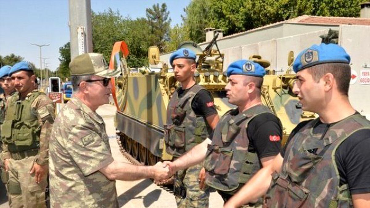 Genelkurmay Başkanı Orgeneral Akar\'dan, Diyarbakır ve Marmaris\'teki Askeri Birliklere Ziyaret