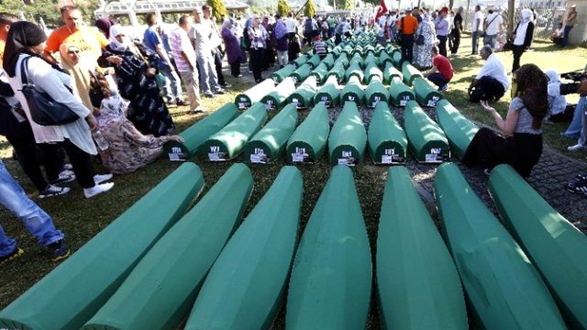 Katliamın 21. Yıldönümünde Srebrenitsa\'da Acılar Hala Taze