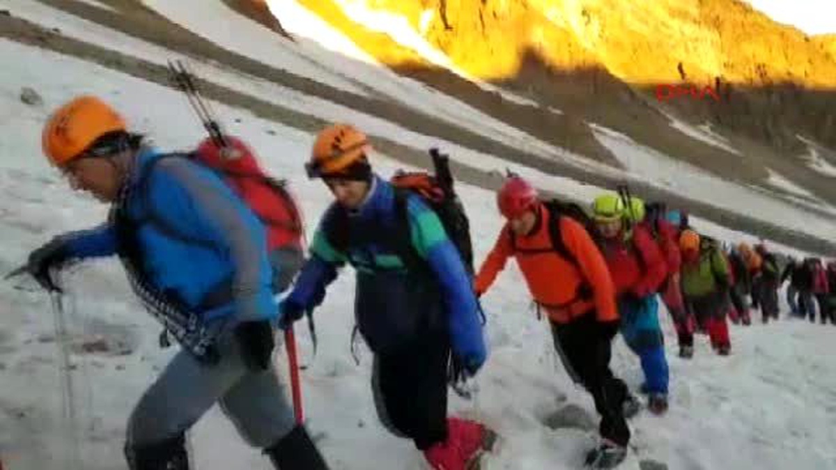 Kayseri Dağcılar Erciyes?in Zirvesine Tırmandı