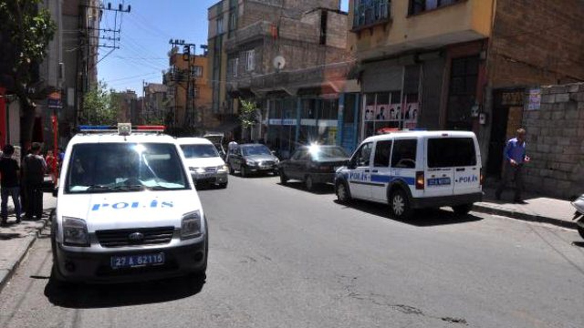 Kuzen Kavgasında Ateşlenen Tüfek, Yoldan Geçeni Yaraladı
