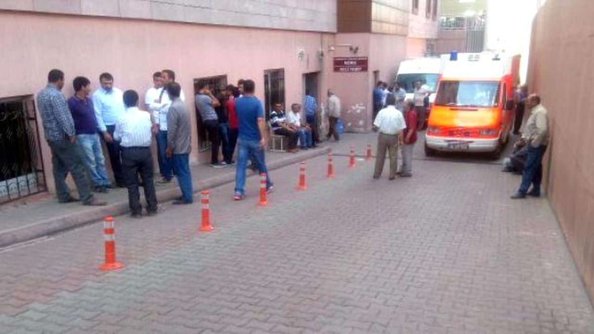 Piknik Dönüşü Tartıştığı Eşini Öldürüp İntihar Etti