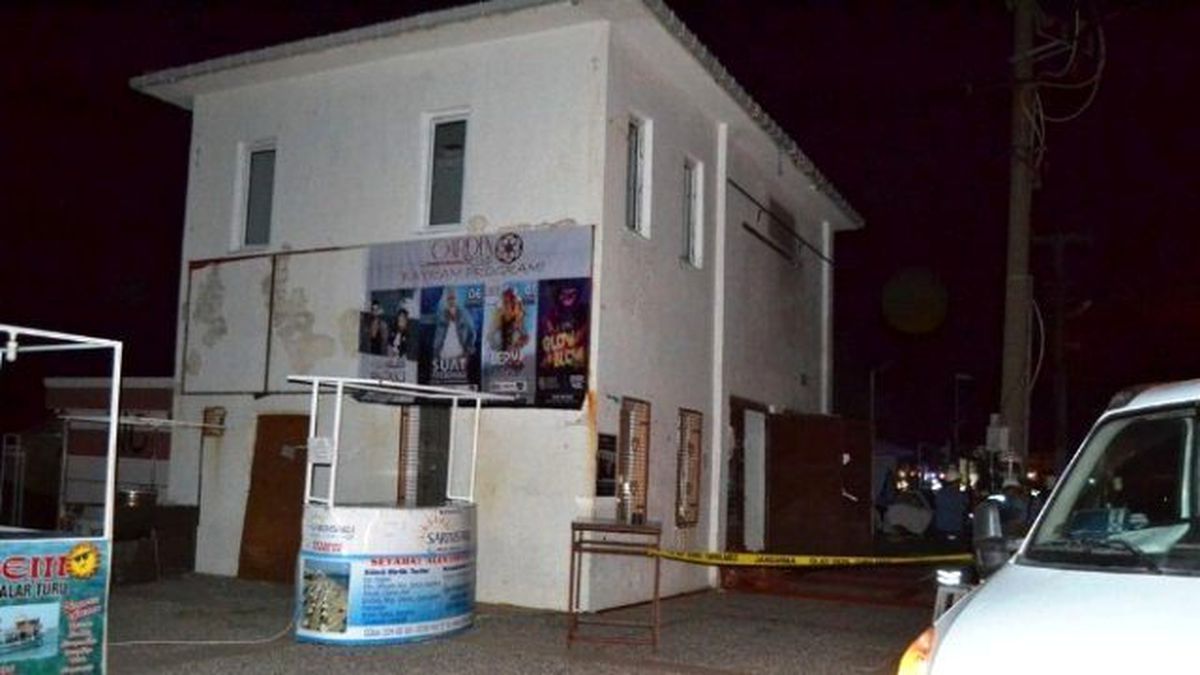 Sarımsaklı\'da Elektrik Trafosu Patladı