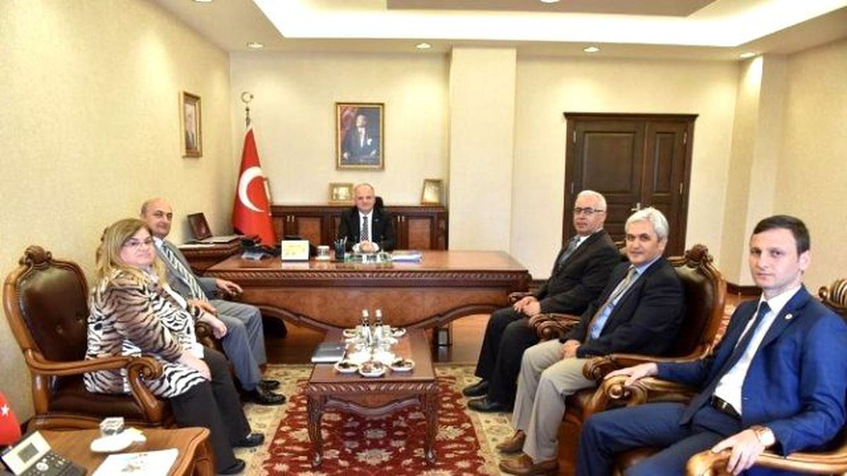 Vali Çakacak, Valilik Personeli ile Bayramlaştı