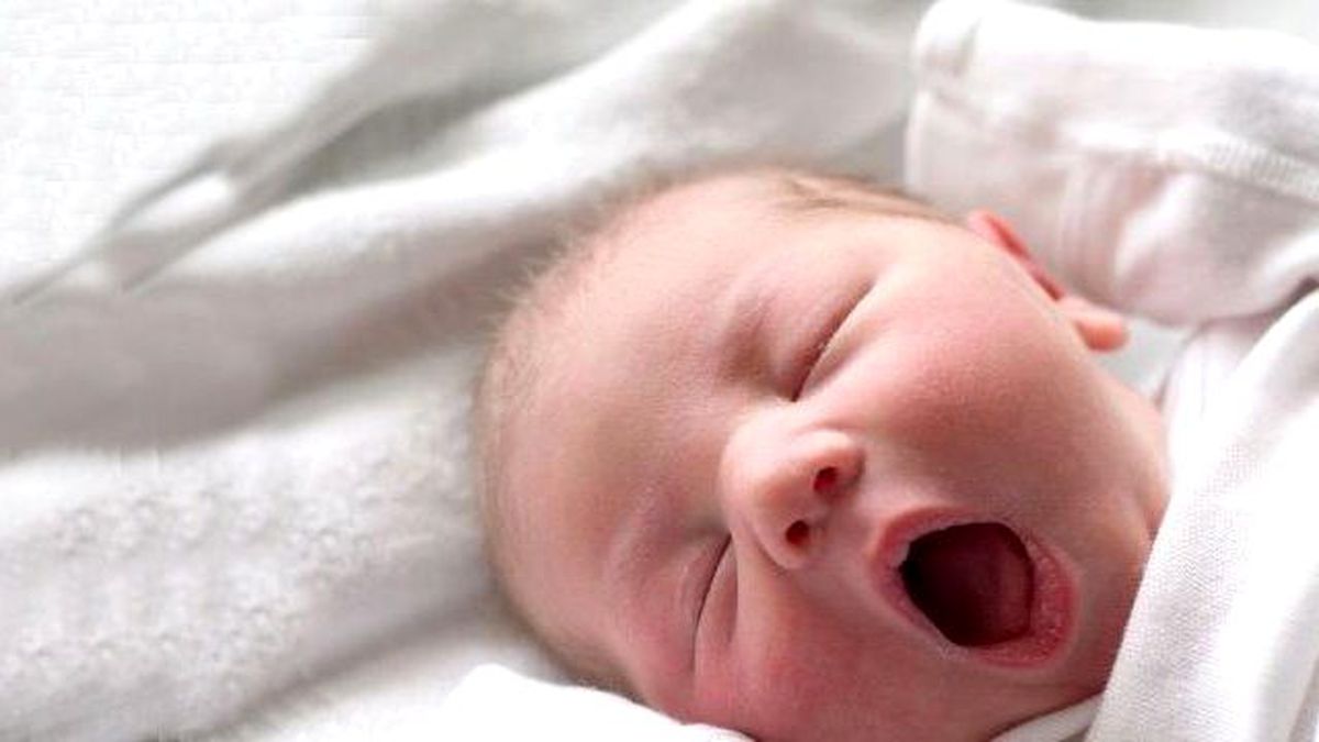 Zonguldak'ta 12 Günlük Bebeğin Dişi Çekildi