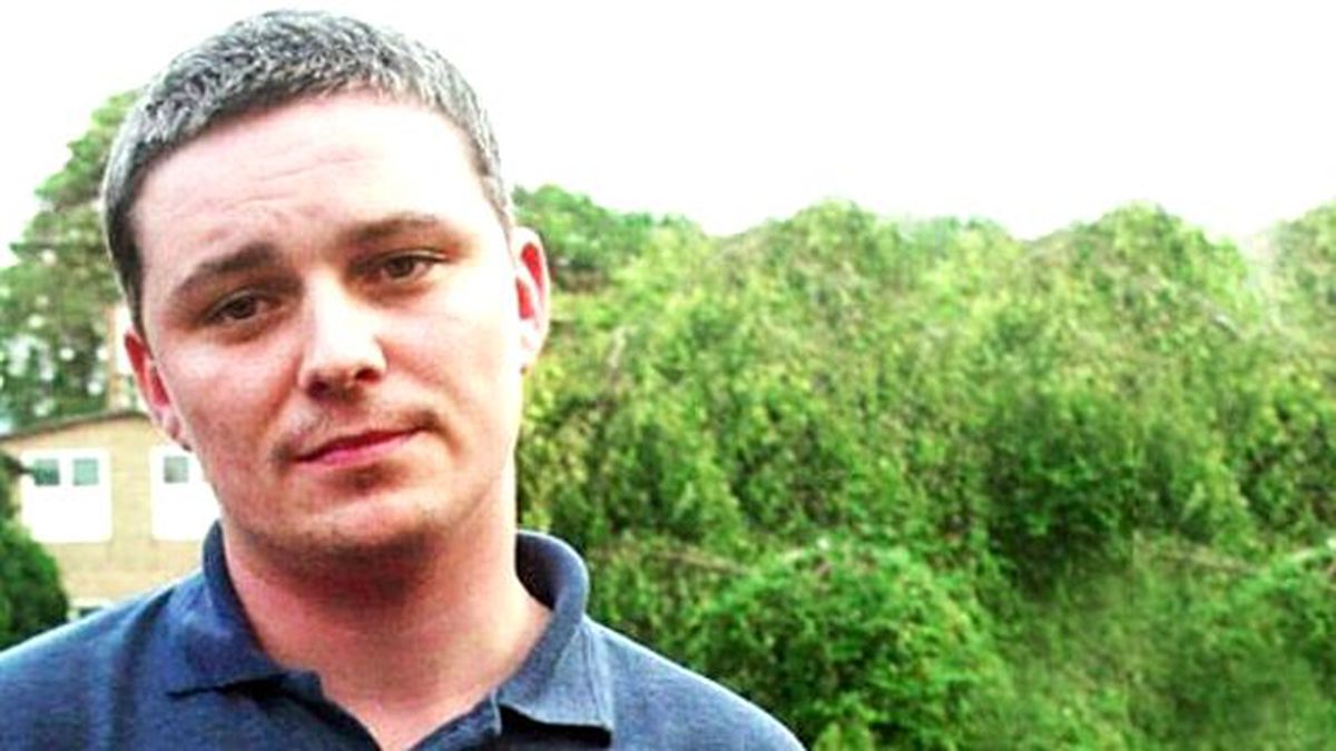 Babasının Katil Olduğunu Ödev Yaparken Öğrendi