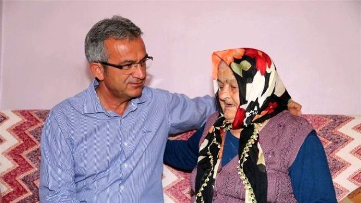 Başkan Köşker, Hatun Işık\'ın Evine Konuk Oldu