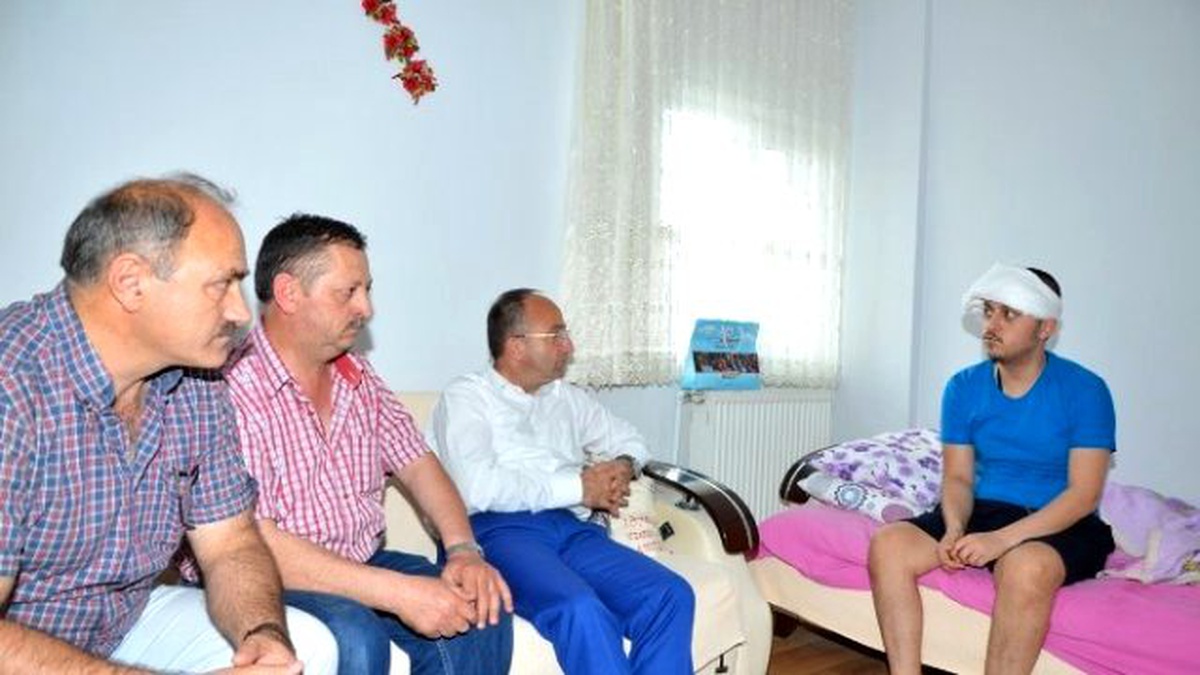 Başkan Üzülmez, Hasta Hemşehrilerini Ziyaret Etti