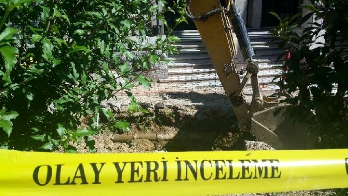 Beyoğlu\'nda Kazı Çalışmasında Kemik Parçaları Bulundu