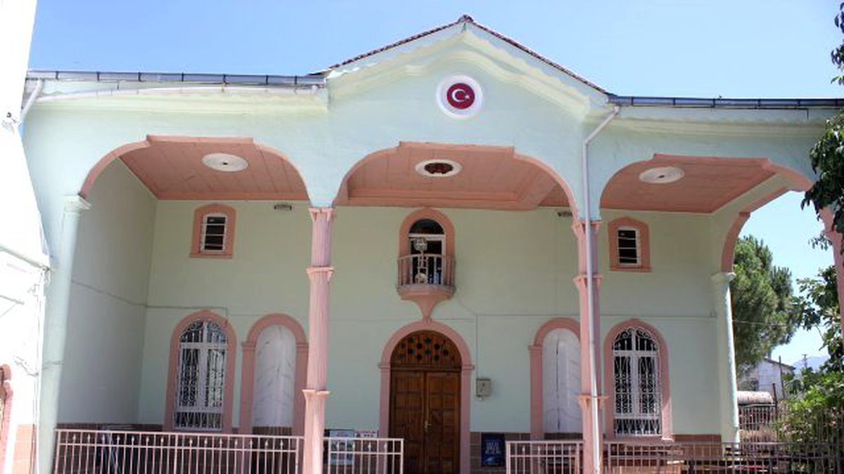 Boya Atölyesi Ekipleri İlçeye Renk Katıyor