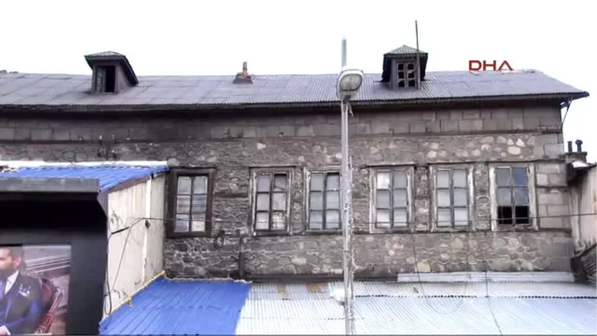 Erzurum Atatürk\'ün Askerlikten İstifa Ettiği Bina Sahipsiz