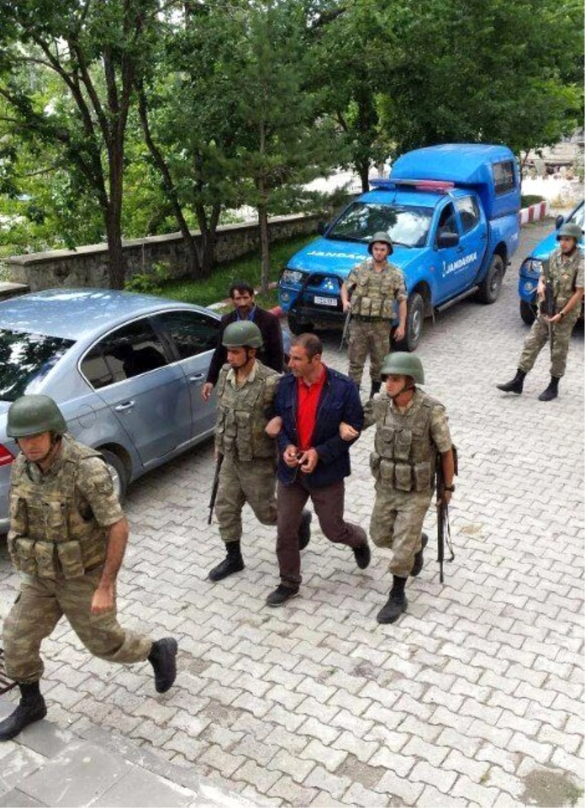 Erzurum\'da Terör Operasyonu: 3 PKK\'lı Yakalandı