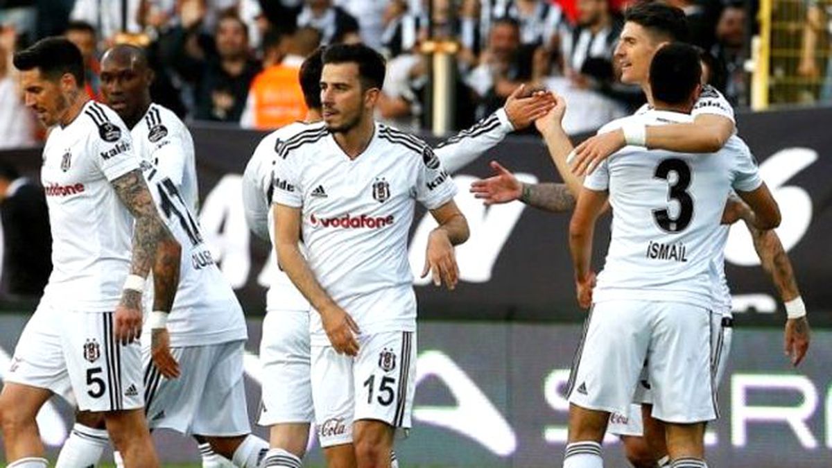 Fenerbahçe, İsmail Köybaşı'yla Anlaştı