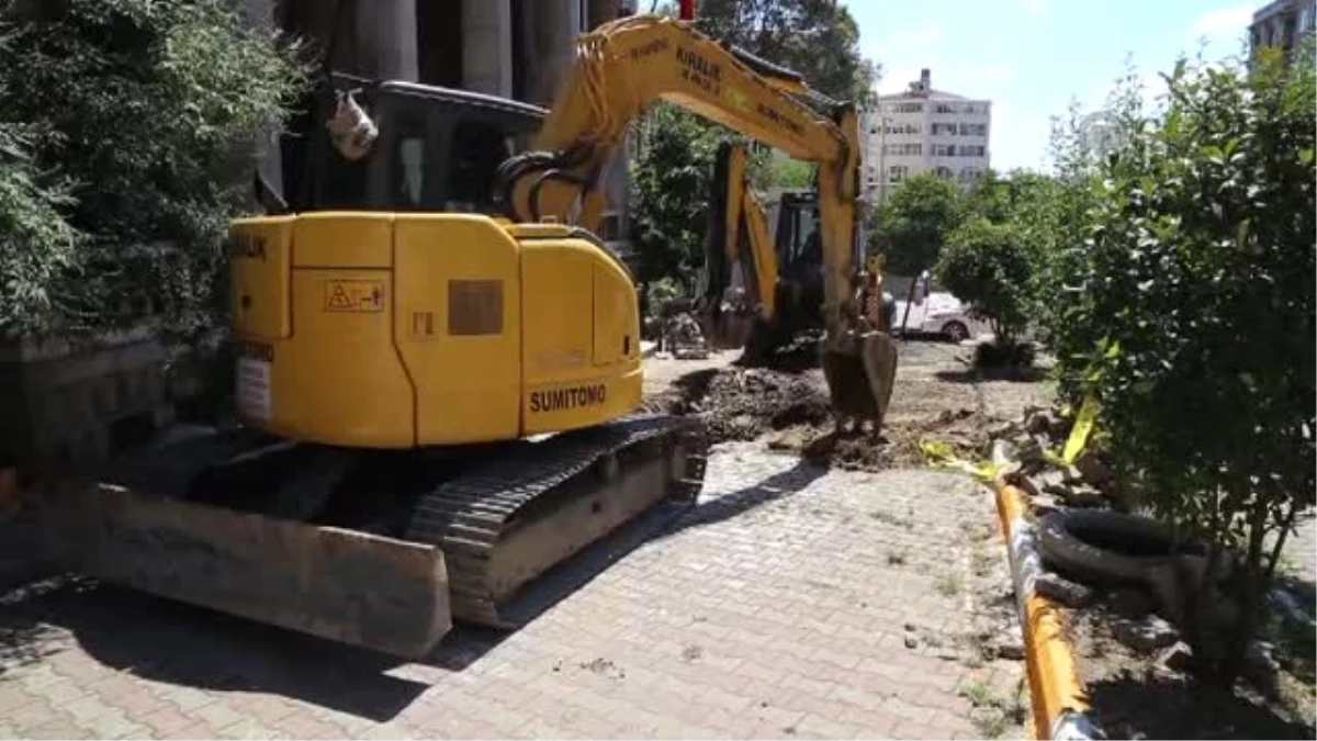 İSKİ Kazısında İnsan Kemikleri Bulundu