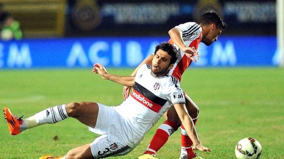 İsmail Köybaşı, Fenerbahçe\'ye İmza Atıyor