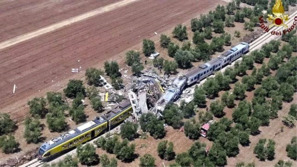 İtalya\'da İki Tren Kafa Kafaya Çarpıştı: En Az 12 Ölü