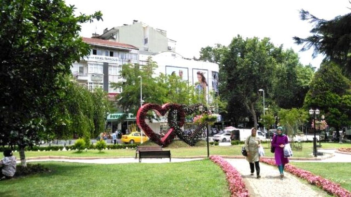 İzmit\'te Park ve Bahçeler Yenileniyor