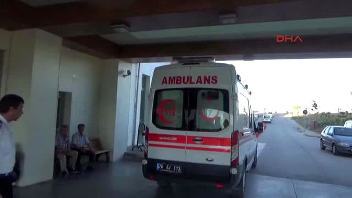 Karaman'da Bıçaklı Saldırganı Durdurmak İsteyen Polis Bıçaklandı