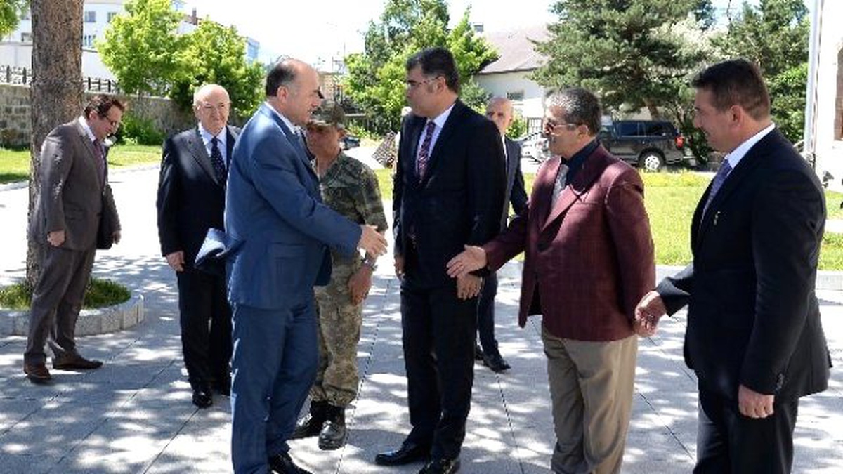 Kaymakamlar Toplantısı Tarihi Erzurum Kongre Binasında Yapıldı