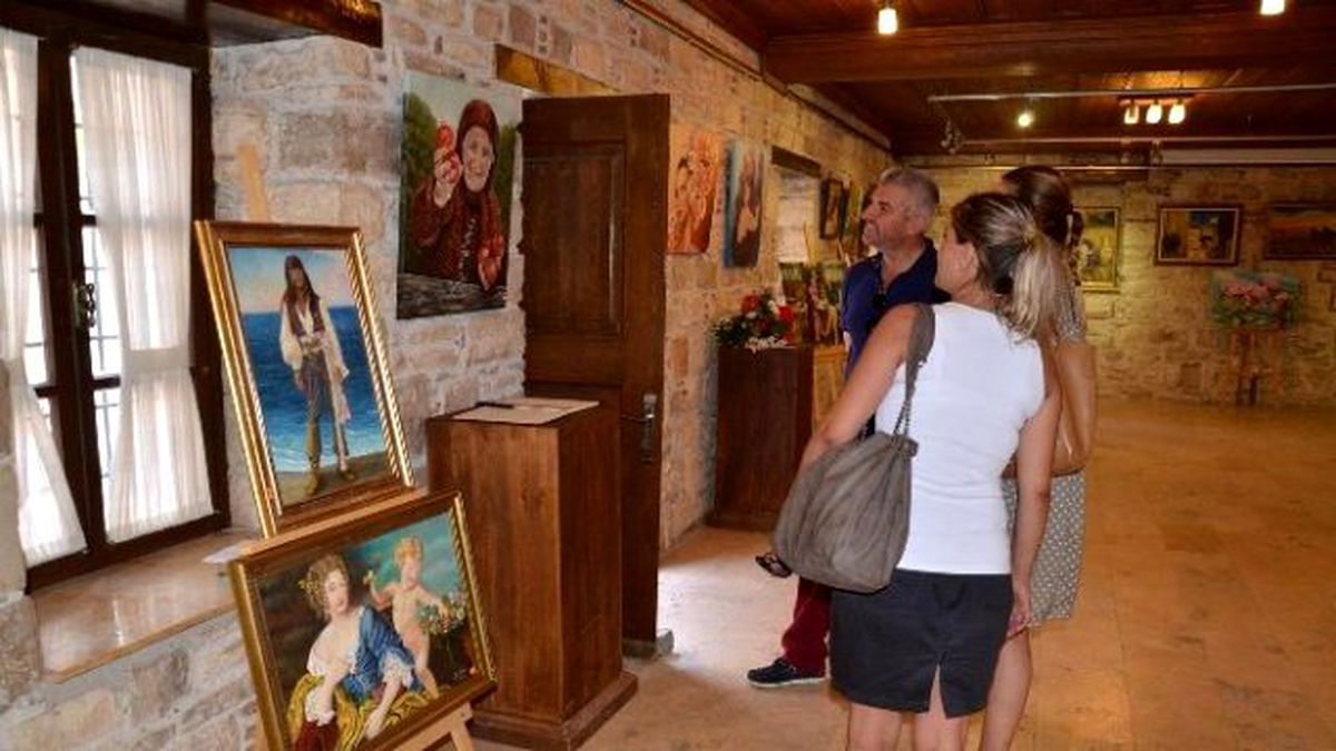 Kuşadası\'nda İki Yeni Sergi Açıldı
