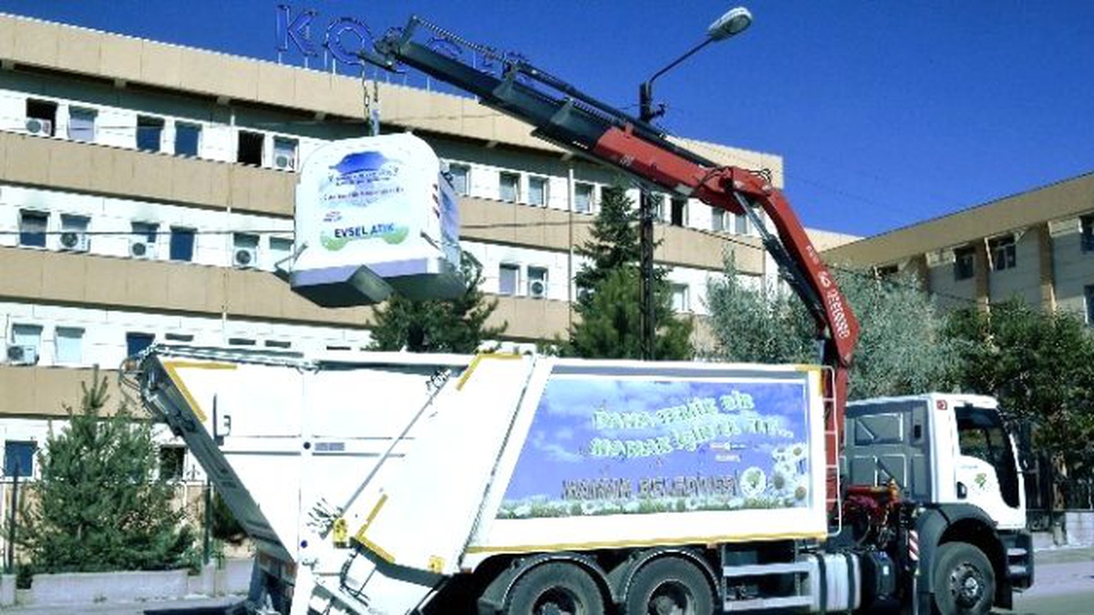 Mamak\'a Yeni Hijyenik Çöp Konteynırları