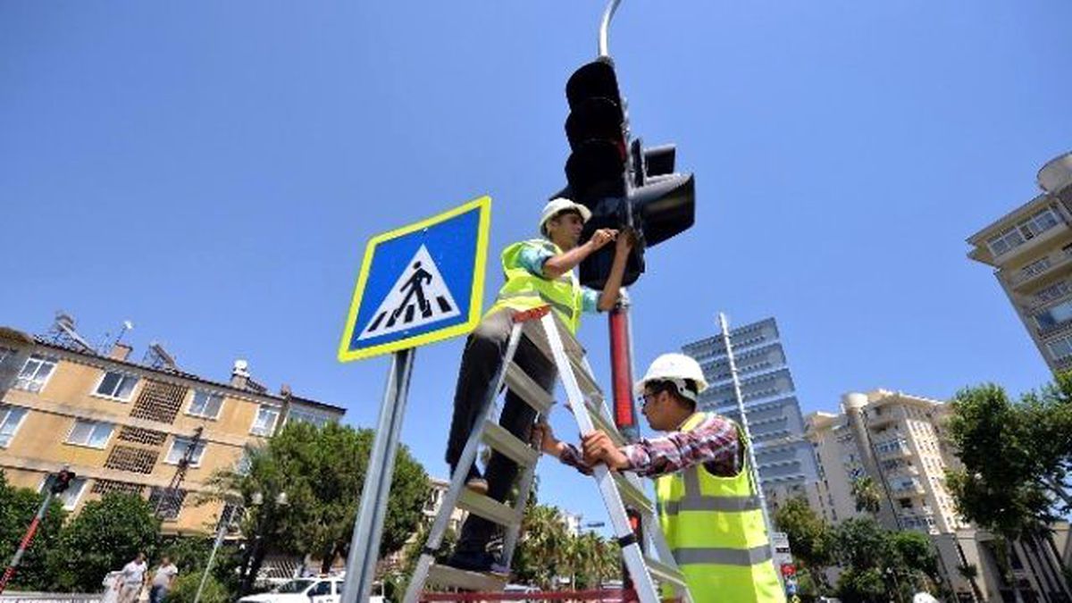 Mersin Büyükşehir Belediyesi, Trafiği Rahatlatacak Çalışmalara Devam Ediyor