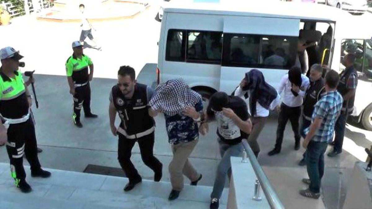 Ortaca\'da 2 Suriyeliyi Kaçırdığı İddia Edilen 8 Şüpheli Serbest