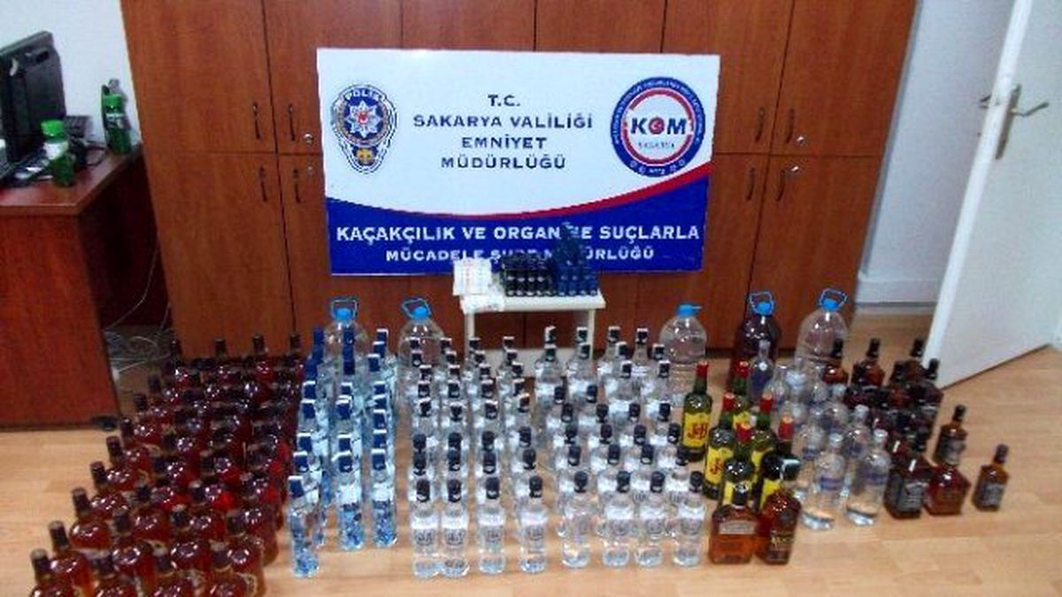 Sakarya\'da 161 Şişe Kaçak İçki Ele Geçirildi