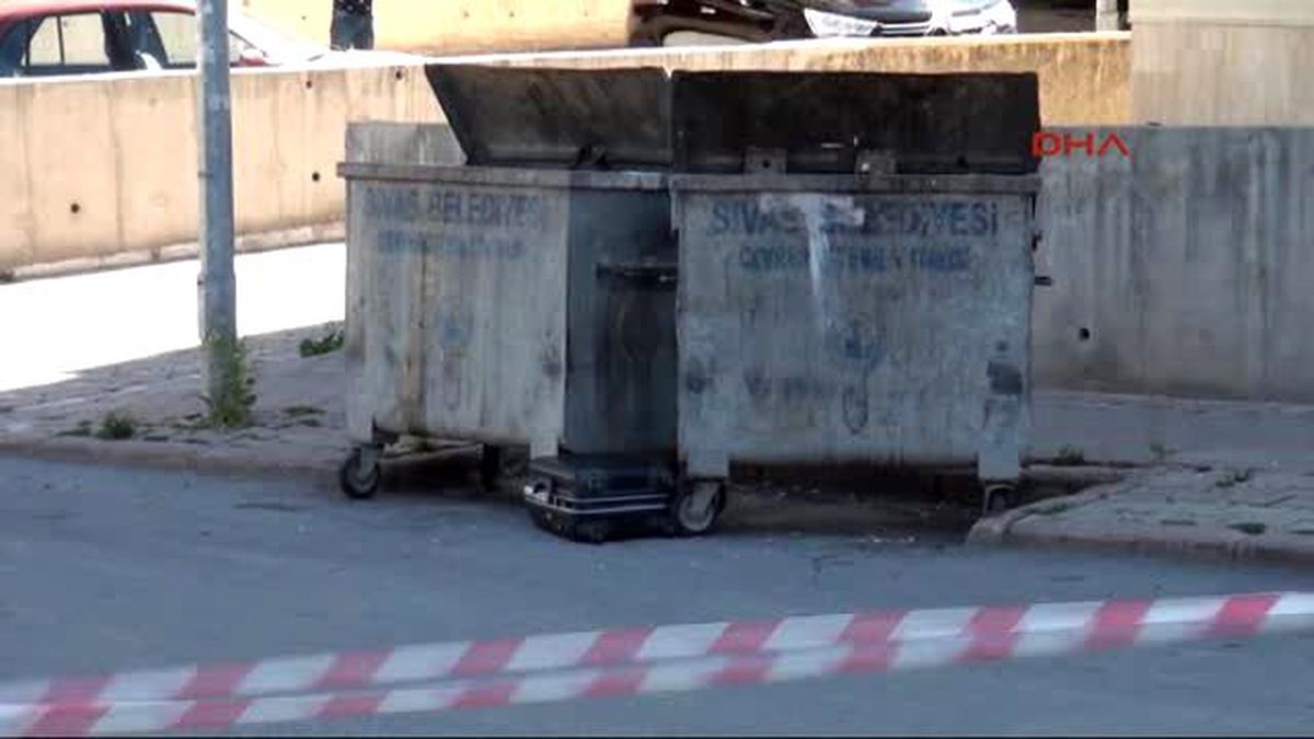 Sivas\'ta Şüpheli Valiz Paniği