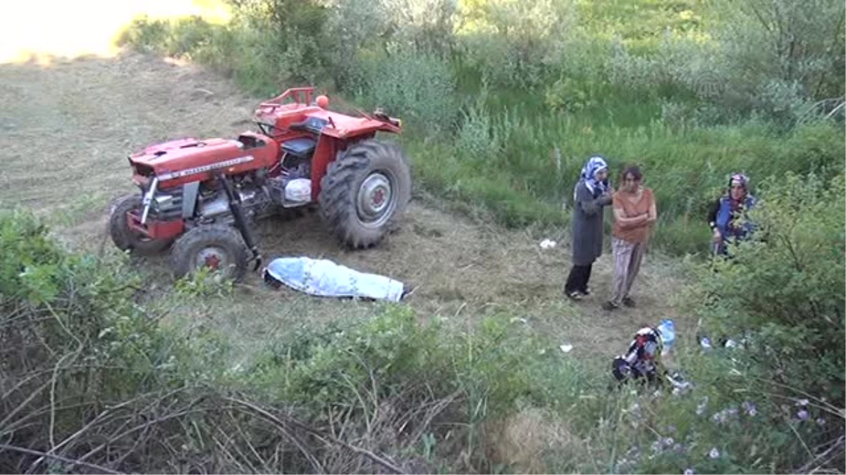 Sivas\'ta Traktör Devrildi: 1 Ölü, 2 Yaralı