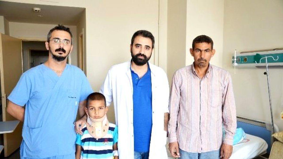 Suriyeli Çocuk Şanlıurfa\'da Hayata Tutundu