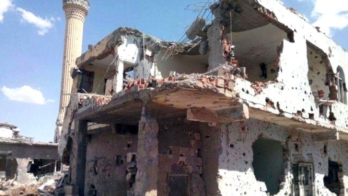 Terörün Vurduğu Molla Osman Camii\'nin Fotoğrafları Yürek Burktu