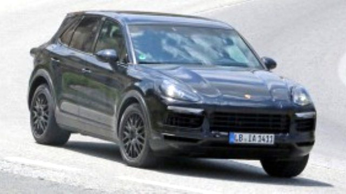 Yeni Porsche Cayenne Casus Fotoğrafları ile Yakalandı
