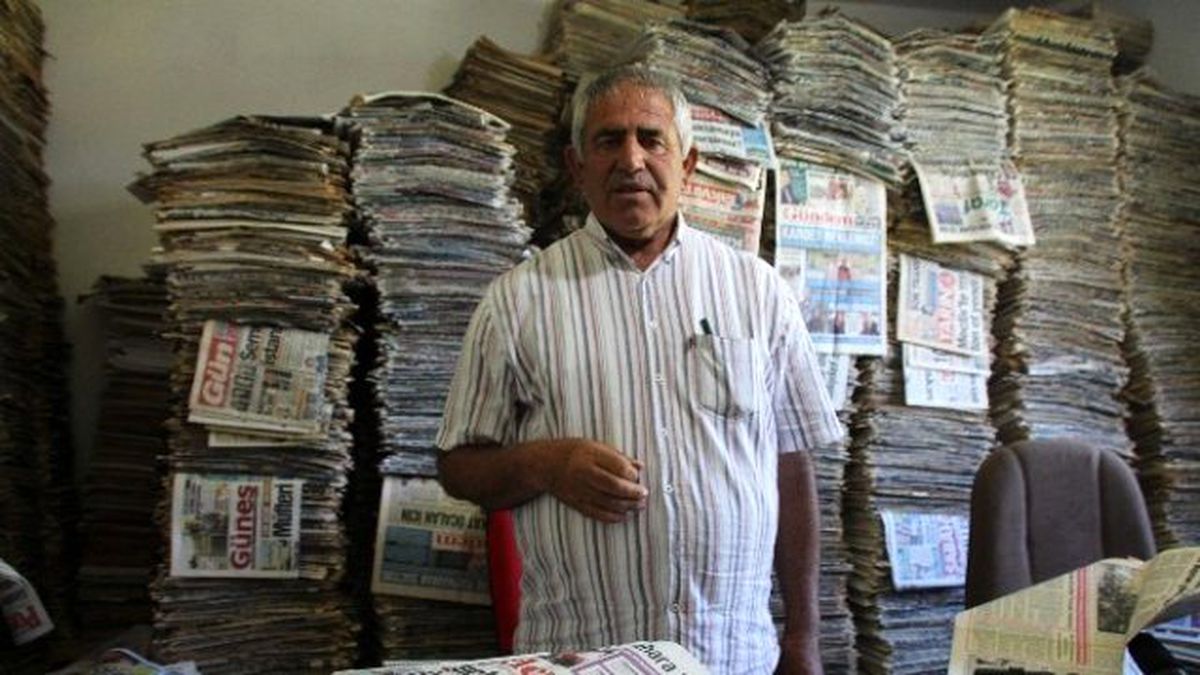 46 Yıldır Gazete Biriktiriyor