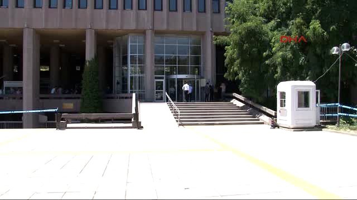 Bahçeli İfade Vermek İçin Ankara Adliyesi\'nde - 2
