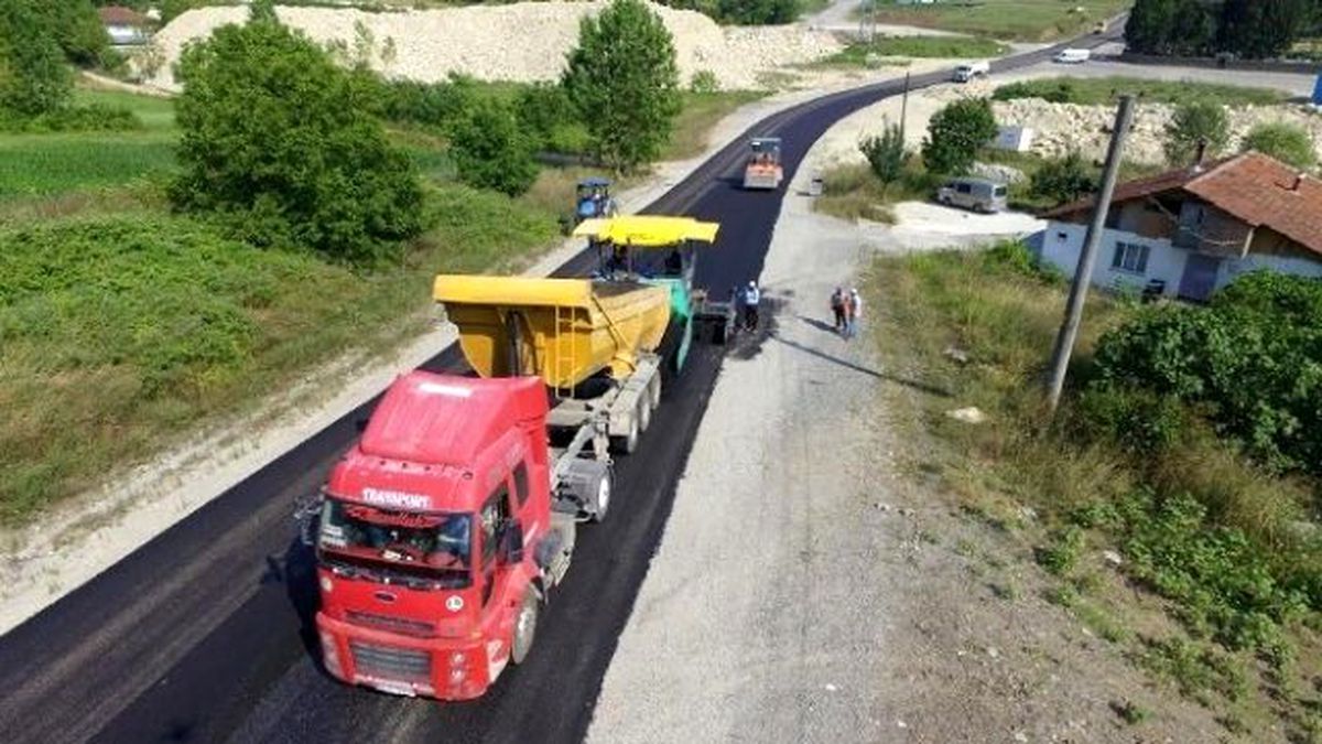 Başiskele Belediyesi, Zarar Gören Yollara Asfalt Çalışması Yapıyor