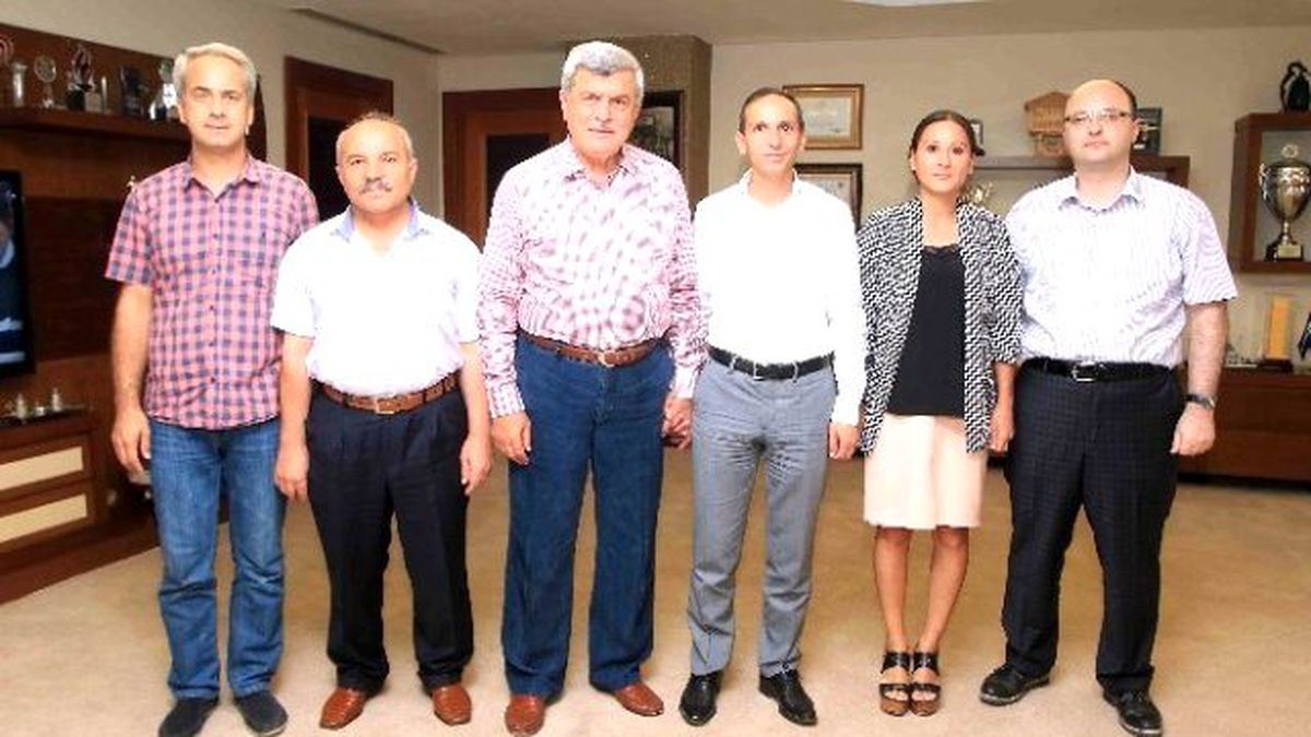 Başkan Karaosmanoğlu, "Hizmette Asla Ayrımcılık Yapmıyoruz"