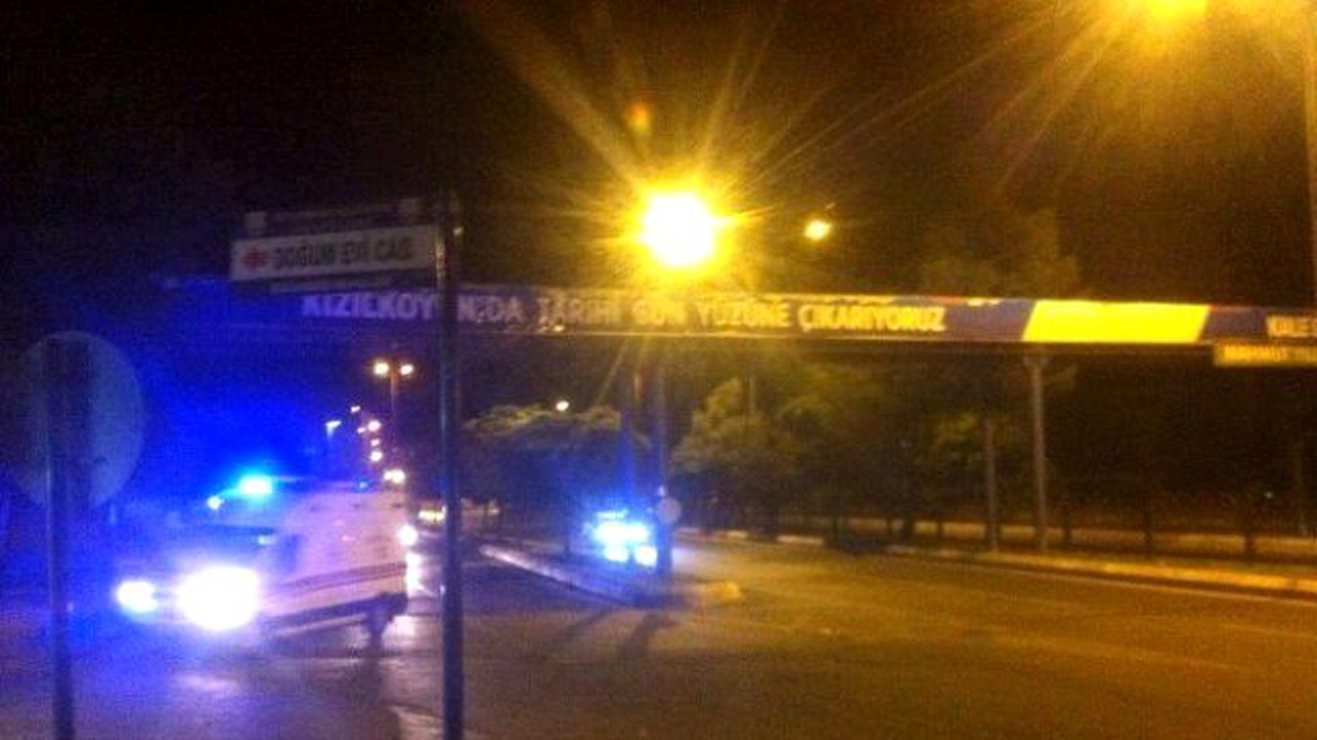 Bunalıma Giren Kadın Üst Geçitten Yola Atladı