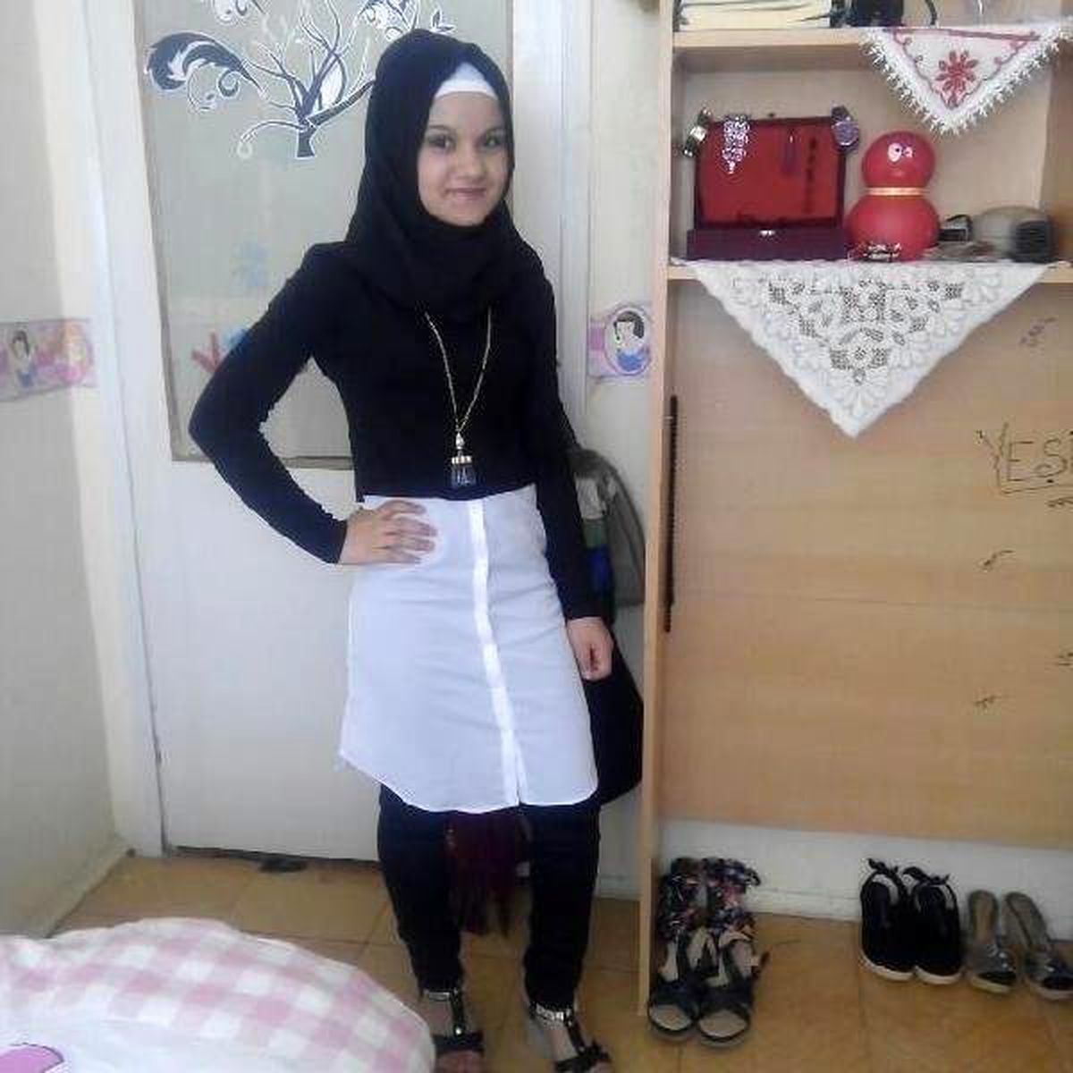 Cam Silerken Üçüncü Kattan Düşüp Yaralandı