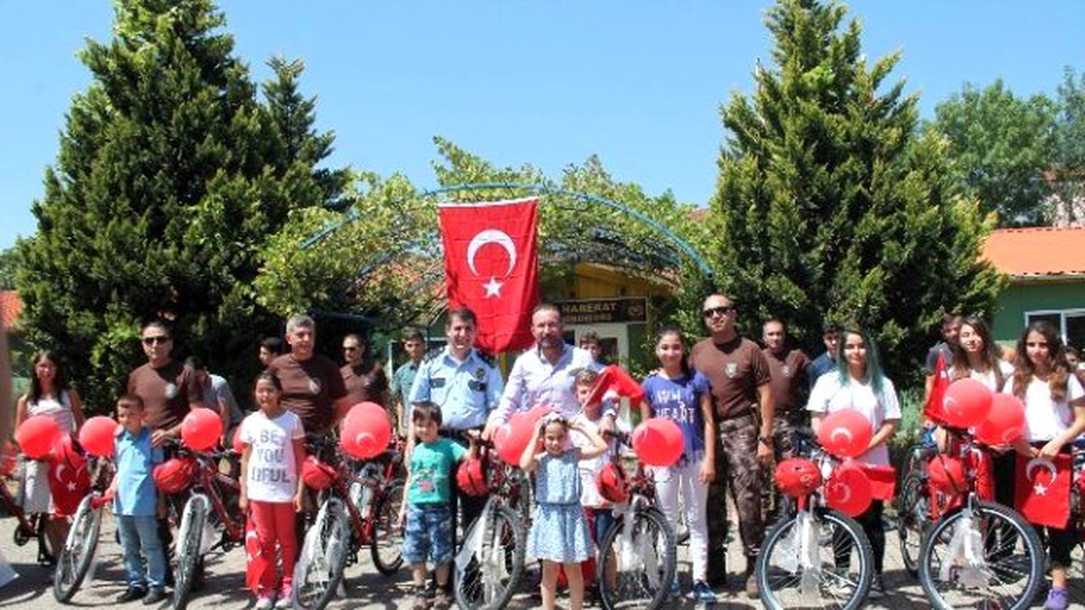 Çatışma Bölgesinde Görev Yapan Polislerin Çocuklarına Bisiklet