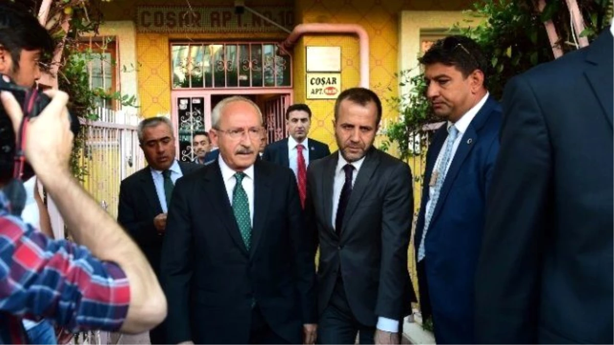 CHP Genel Başkanı Kılıçdaroğlu Şehit Ailesini Ziyaret Etti