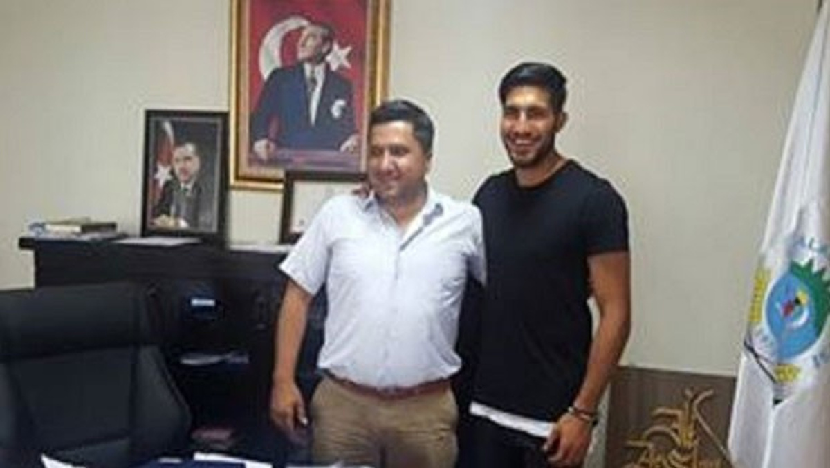 Emre Can, Tatil İçin Memleketi Afyonkarahisar\'a Gitti