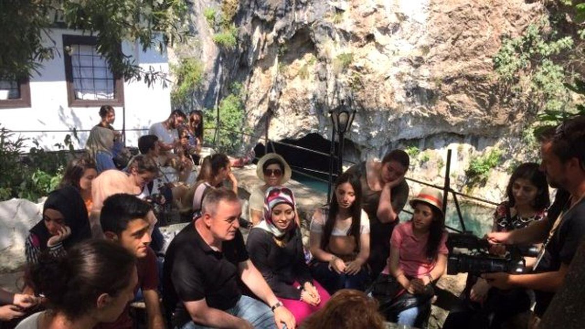 Eyüplü Öğrenciler Mostar Köprüsü\'nde