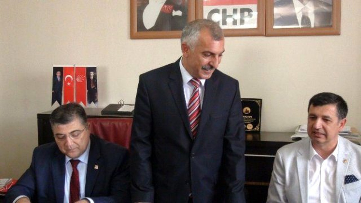 Ezan Dolayısıyla Bir CHP\'li Konuşmasını Keserken, Diğeri Devam Etti