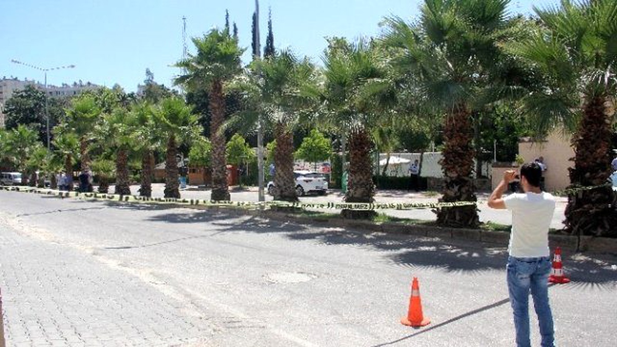Gaz Bombası Polisi Alarma Geçirdi