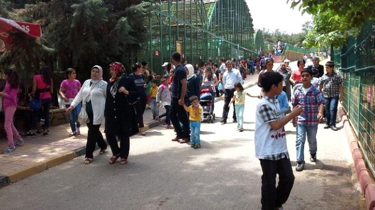 Gaziantep Hayvanat Bahçesi\'ne Ziyaretçi Akını