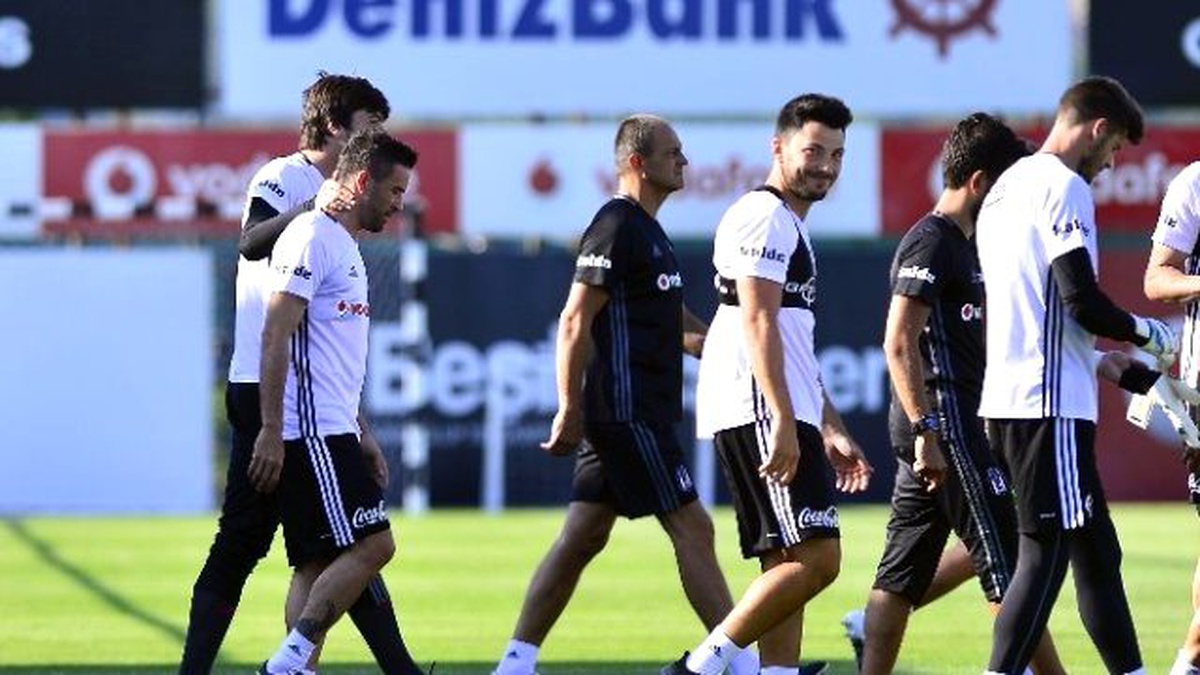 Gökhan Gönül, Beşiktaş\'ta İlk Antrenmanına Çıktı