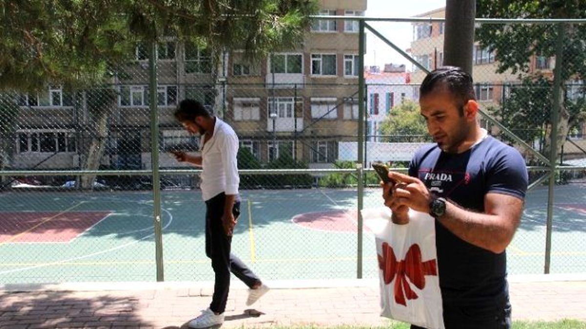 İstanbul'da 'Pokemon Go' Çılgınlığı