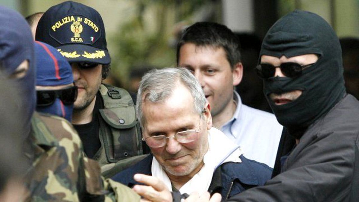 İtalyan Mafya Babası Provenzano Cezaevinde Öldü