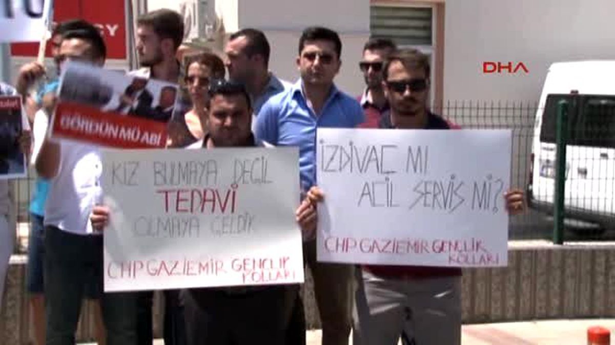 İzmir CHP'li Gençlerden, Başbakan'a 'Acil Servis' Tepkisi